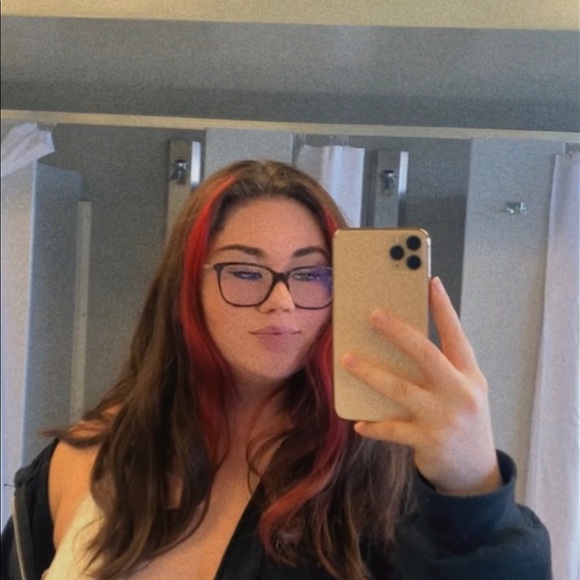 Meet your Posher, Alexandria - Picture 2 of 4